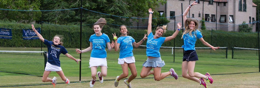  Les joueuses au camp, Stage de tennis et d’Anglais