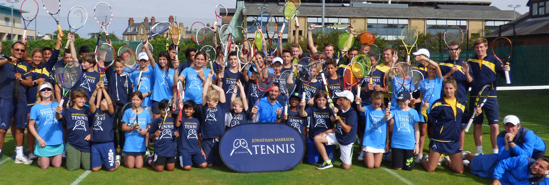  Joueurs et entraîneurs, Le camp de tennis du Oxford